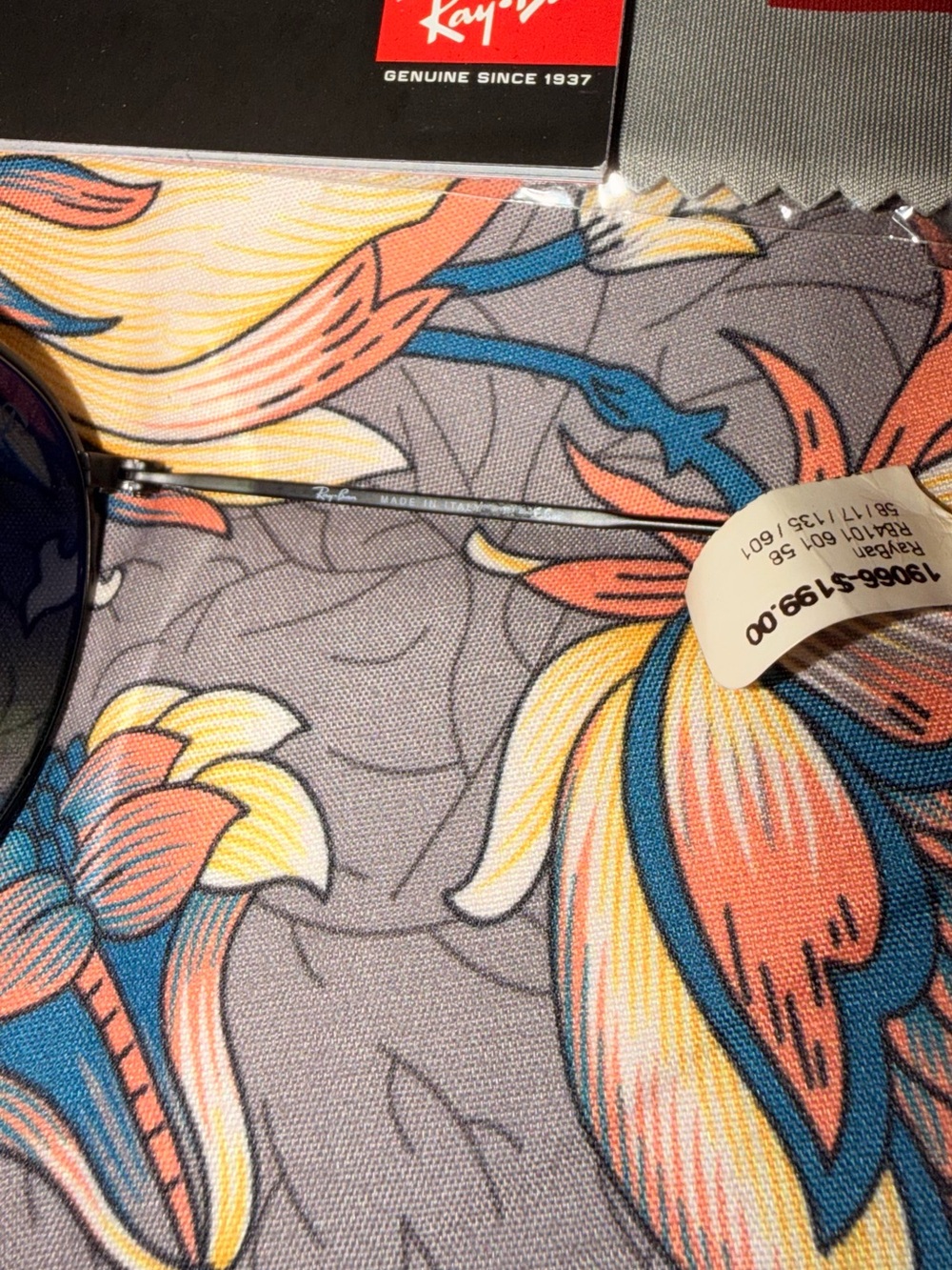 Ray-Ban Round Metal Sunglasses - Picture 7 of 8